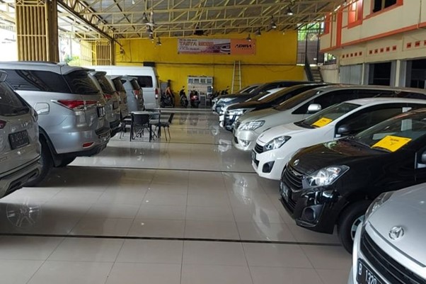 Beli Mobil Bekas Lelang