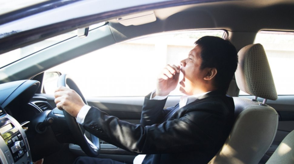 Cara Mengatasi Mengantuk Saat Mengemudi di Malam Hari
