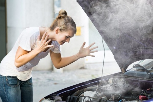 Cara Mengatasi Mesin Mobil yang Overheat