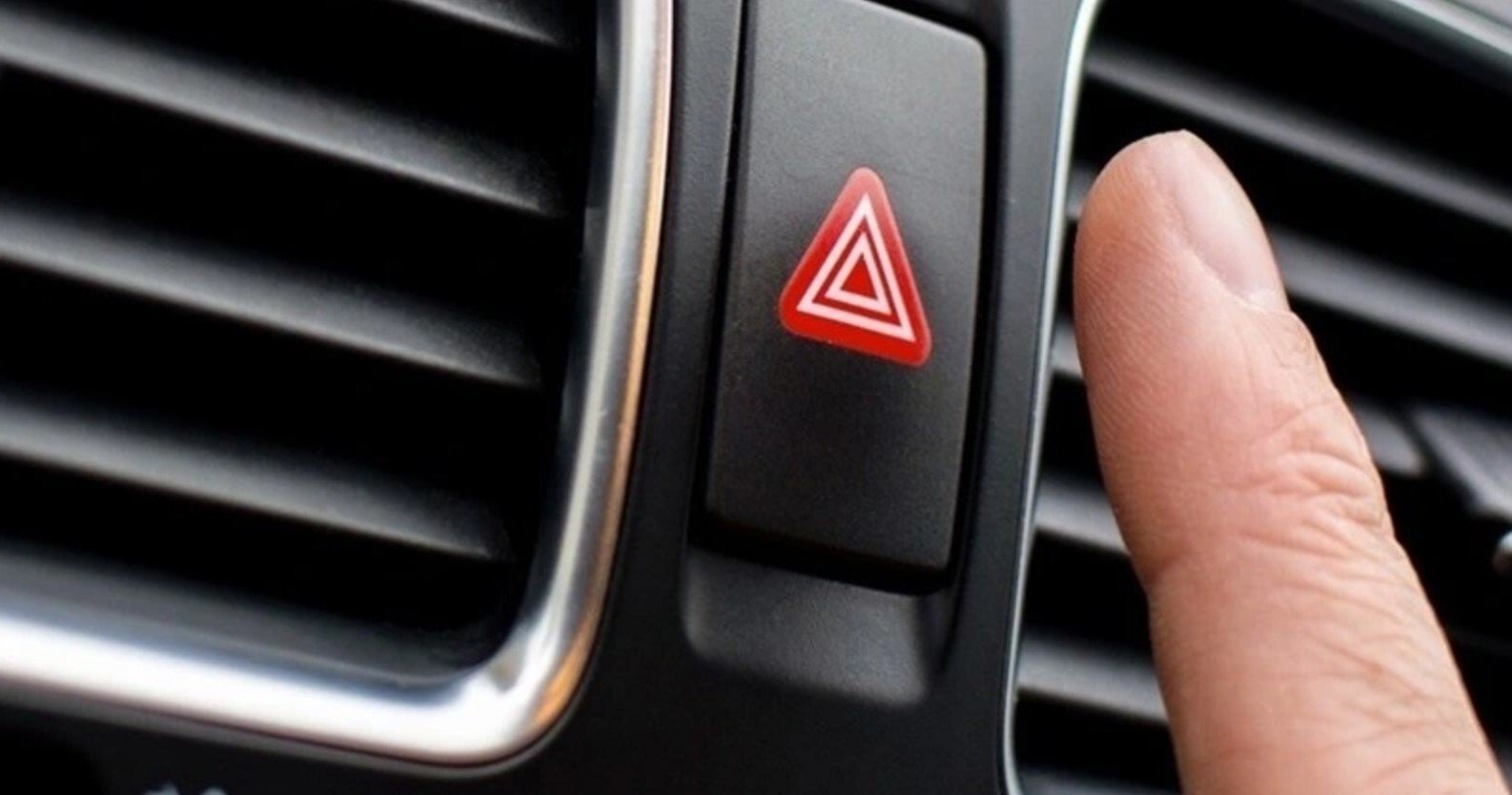 Cara Menggunakan Lampu Hazard Mobil yang Benar