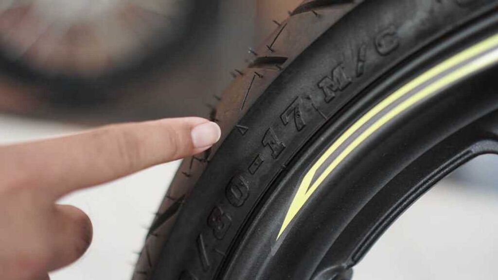 Cara Merawat Ban Motor