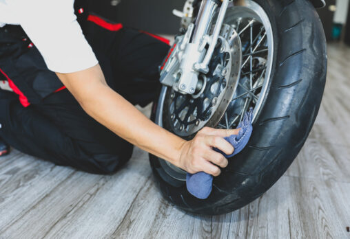Cara Merawat Ban Motor