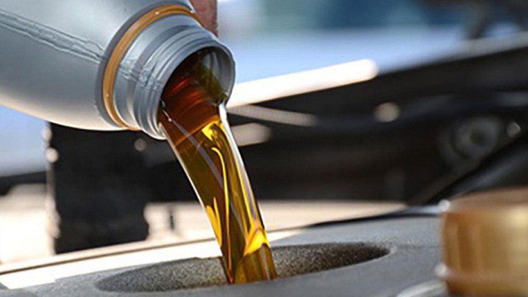 Memilih Oli yang Cocok Buat Mobil Hybrid