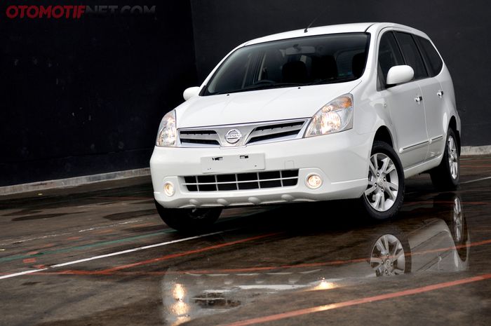 Nissan Grand Livina Tahun 2007-2009