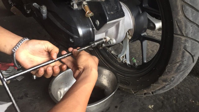 Oli Gardan Matic pada Motor