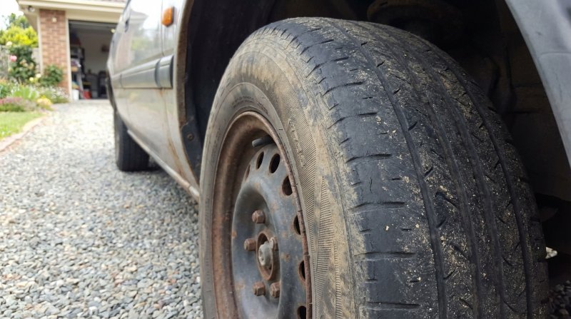 Penyebab Ban Mobil Habis Sebelah