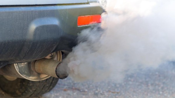Penyebab Kenapa Knalpot Mobil Keluar Asap Putih