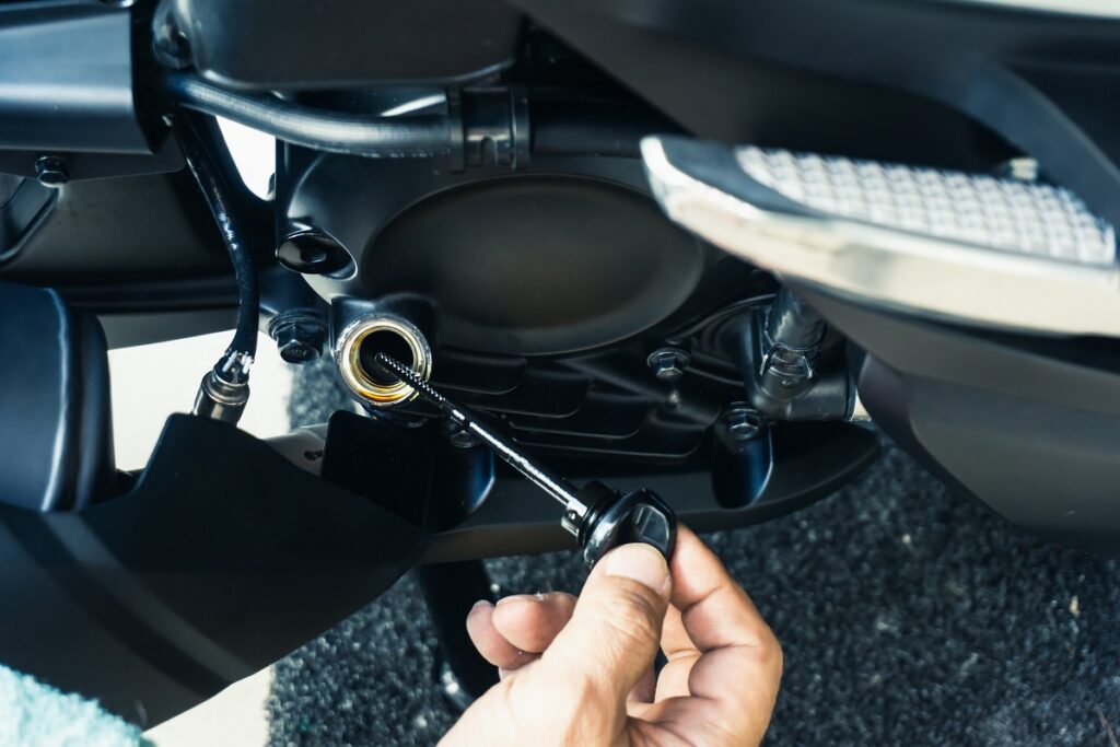 Penyebab Oli Mesin Motor Cepat Berkurang