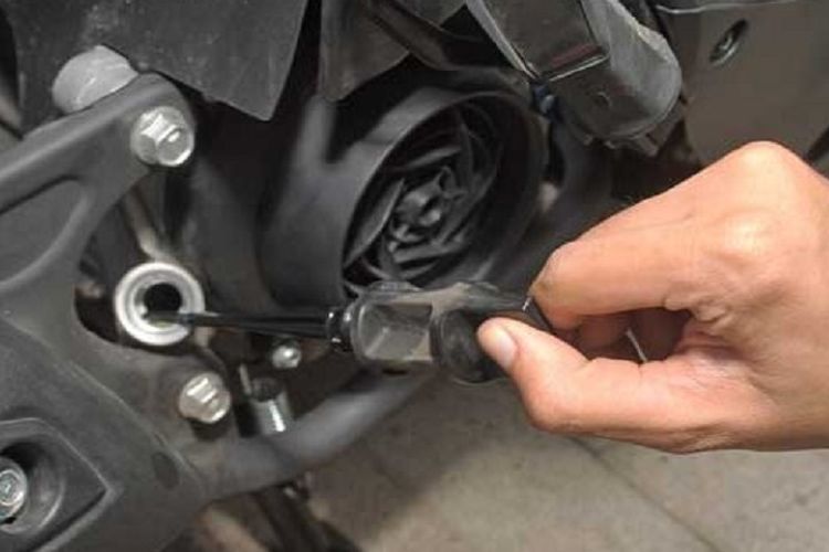 Penyebab Oli Mesin Motor Cepat Berkurang