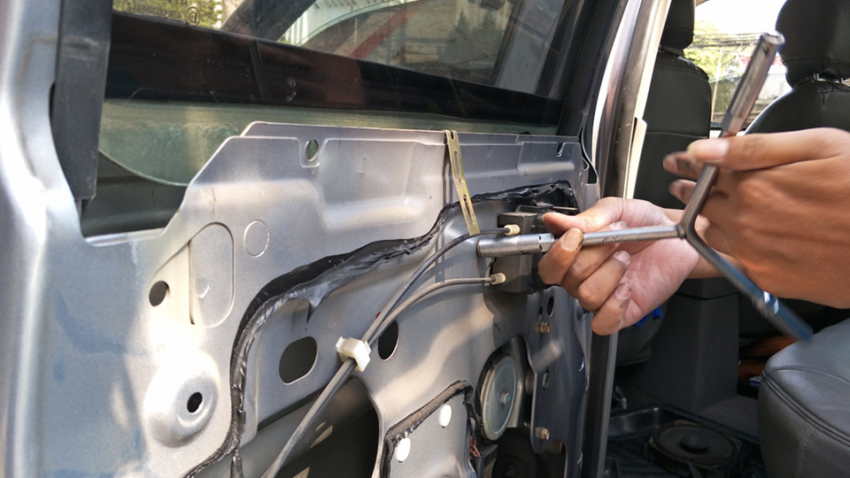 Power Window Mobil Macet Setelah Dicuci