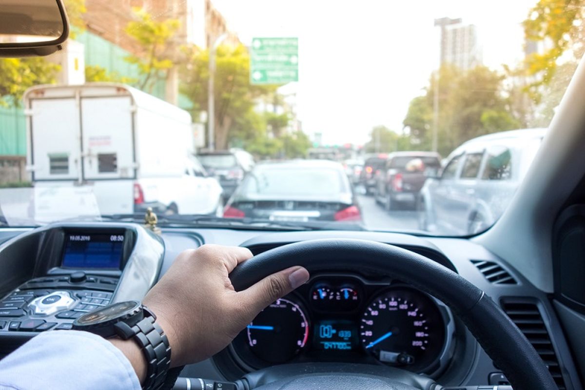 Tips Menjaga Mobil Matic Saat Macet agar Tidak Cepat Rusak