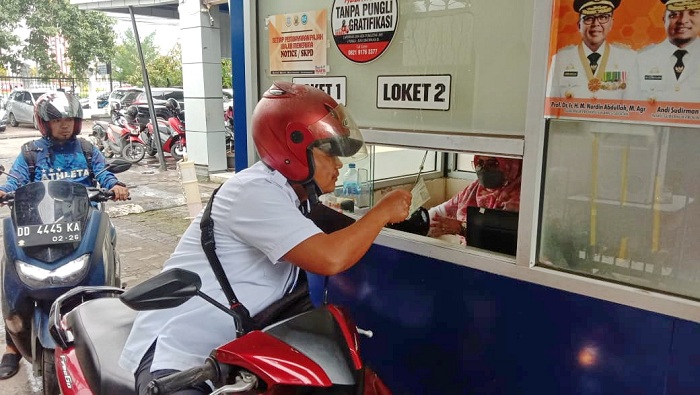 Bayar Pajak STNK Drive Thru