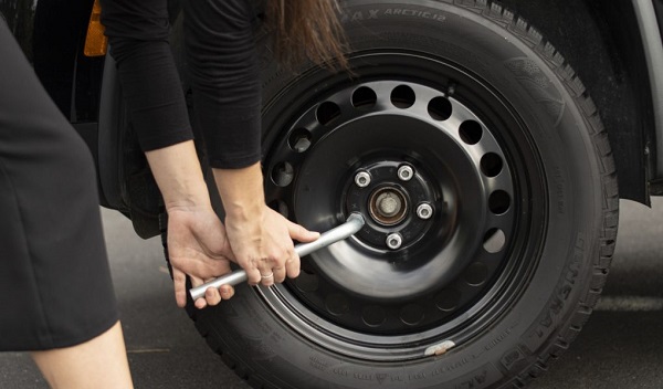 Cara Agar Mur Roda Mudah Dibuka