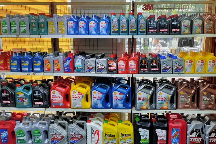 Perbedaan Oli Mesin Motor Full Sintetik Dan Semi Sintetik