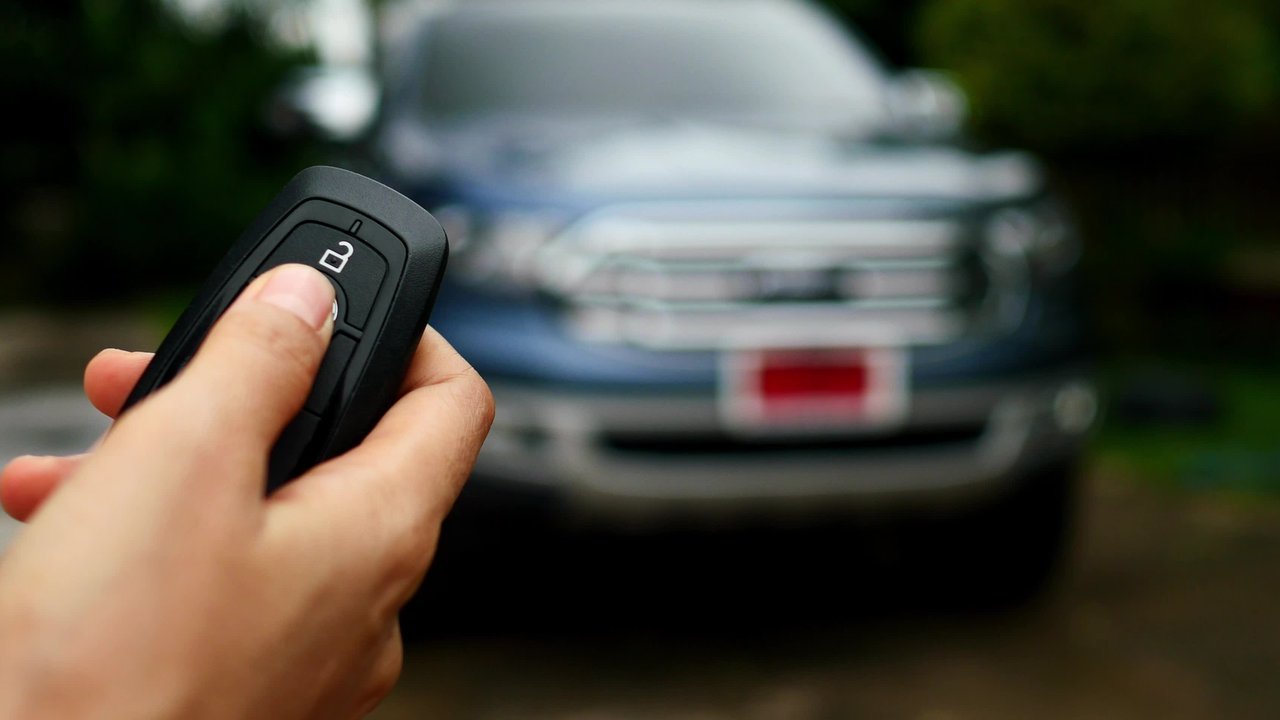 Tanda Baterai Remote Kunci Mobil Minta Diganti