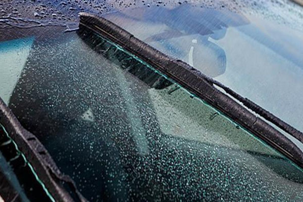 Wiper Mobil Sebaiknya Tak Diisi Air Keran