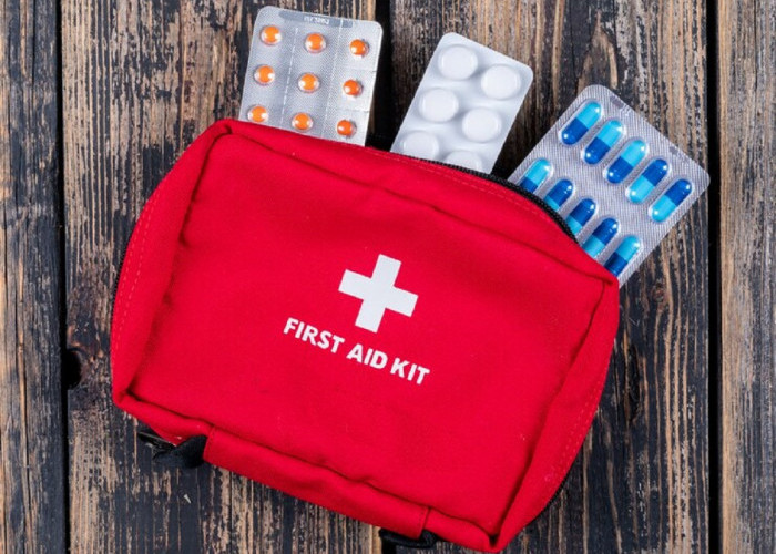 Tips Menyiapkan Kotak P3K di Dalam Mobil